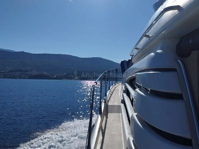 Sunseeker Manhattan 48ft Flybridge Luxury Yacht (Full Day Charter With Crew)
