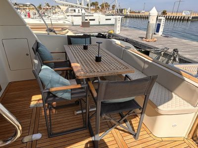 Private Yacht Daily Tour