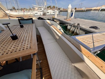 Private Yacht Daily Tour