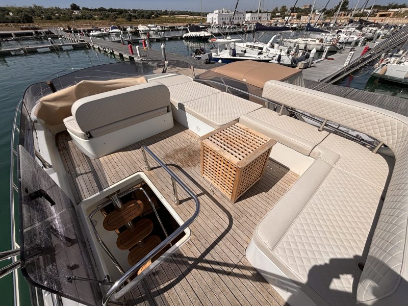 Private Yacht Daily Tour