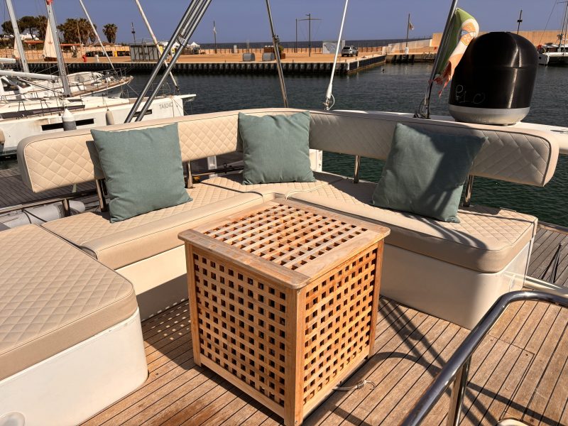 Private Yacht Daily Tour