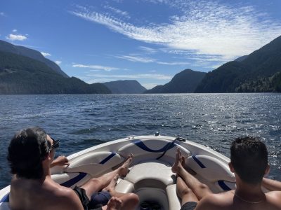 North Vancouver Boat Rental - 6 Max Guests (Pet Friendly)