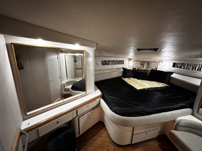 Succulenta Rosé Yacht (Captain & Fuel included)
