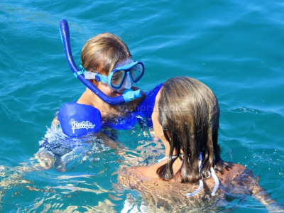 4 Hour Snorkeling Tour - Catch Exotic Fish | Drinks, Lunch, Snorkeling Gear & Paddleboards Included