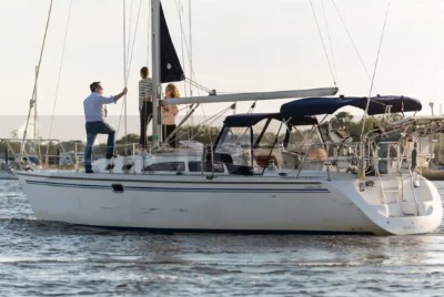 2006 CATALINA 320 SAILBOAT - 2.5 Hour Luxury Private Sailboat Tour