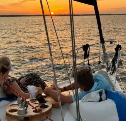 2006 CATALINA 320 SAILBOAT - 2.5 Hour Luxury Private Sailboat Tour