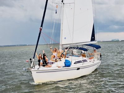 2006 CATALINA 320 SAILBOAT - 2.5 Hour Luxury Private Sailboat Tour