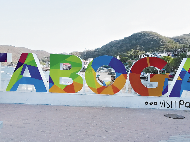 Half Day Fishing and Beach in Taboga