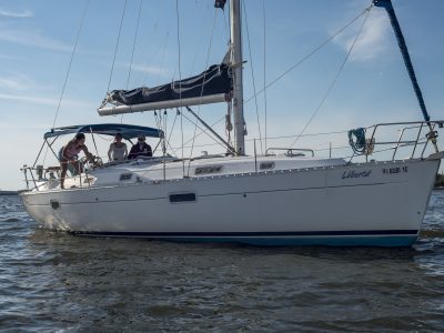2000 BENETEAU 362 SAILBOAT - 2.5 Hour Private Luxury Sailboat Tour
