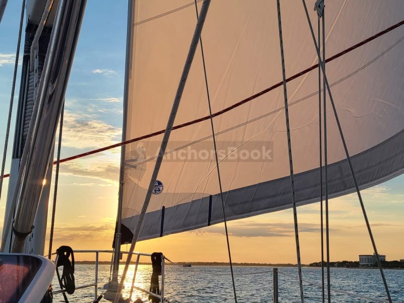 2006 CATALINA 320 SAILBOAT - 2.5 Hour Luxury Private Sailboat Tour