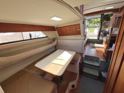 35' Fairbanks Flybridge 12 Guests - (2hr minimum) - Mississauga/ Toronto/ Oakville/ Hamilton/ Scarborough Bluffs/ GTA