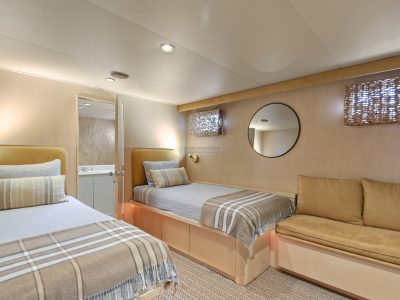 Luxury Motor Yacht Charter