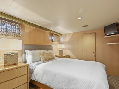 Luxury Motor Yacht Charter