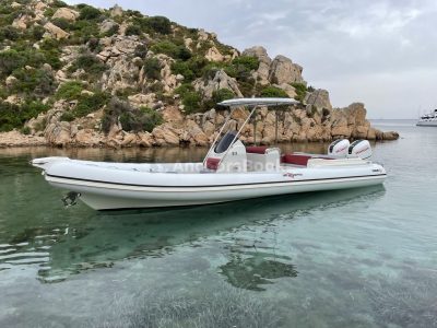 Altamarea Wave 27 gt rubber boat available for rental with or without skipper
