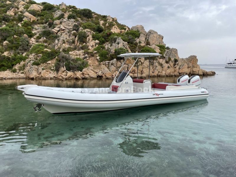 Altamarea Wave 27 gt rubber boat available for rental with or without skipper
