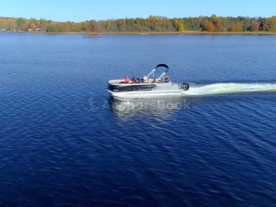 Boat Rental In Muskoka, Gravenhurst - 19ft Pontoon Boat Rental (60HP, 9 Max Guests)