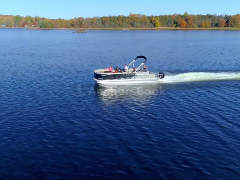 Boat Rental In Muskoka, Gravenhurst - 19ft Pontoon Boat Rental (60HP, 9 Max Guests)