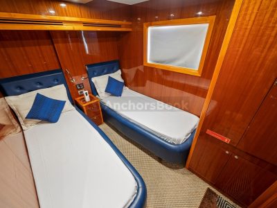 BD 90ft Yacht Rental (Dubai – 65 Guests Max)