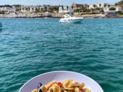 Charter sailing boat with lunch