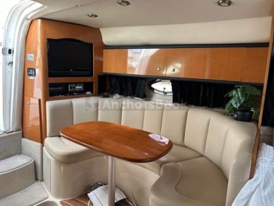 Chaparral 33ft yacht - In Montreal Up To 14 Guests