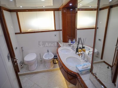 Majesty 88ft Yacht Rental (Dubai – 50 Guests Max) with Jacuzzi
