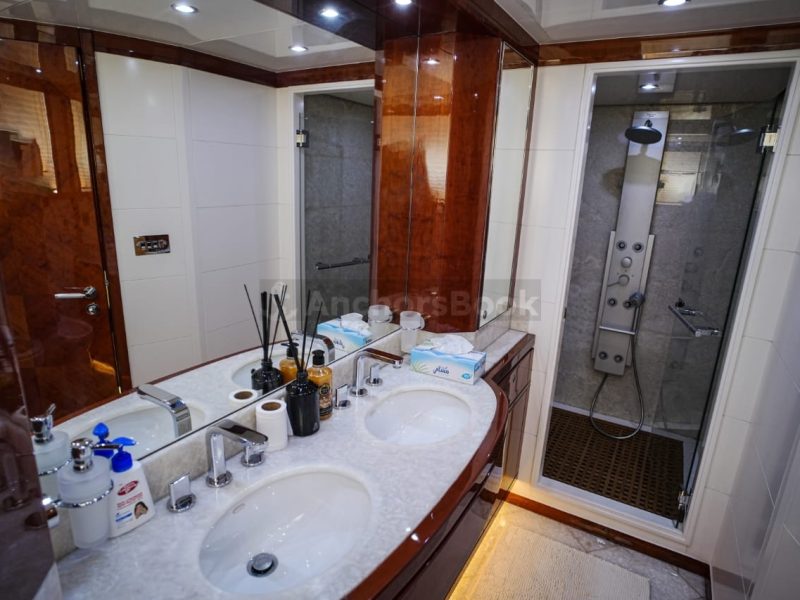 Majesty 88ft Yacht Rental (Dubai – 50 Guests Max) with Jacuzzi