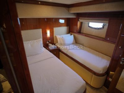 Majesty 88ft Yacht Rental (Dubai – 50 Guests Max) with Jacuzzi