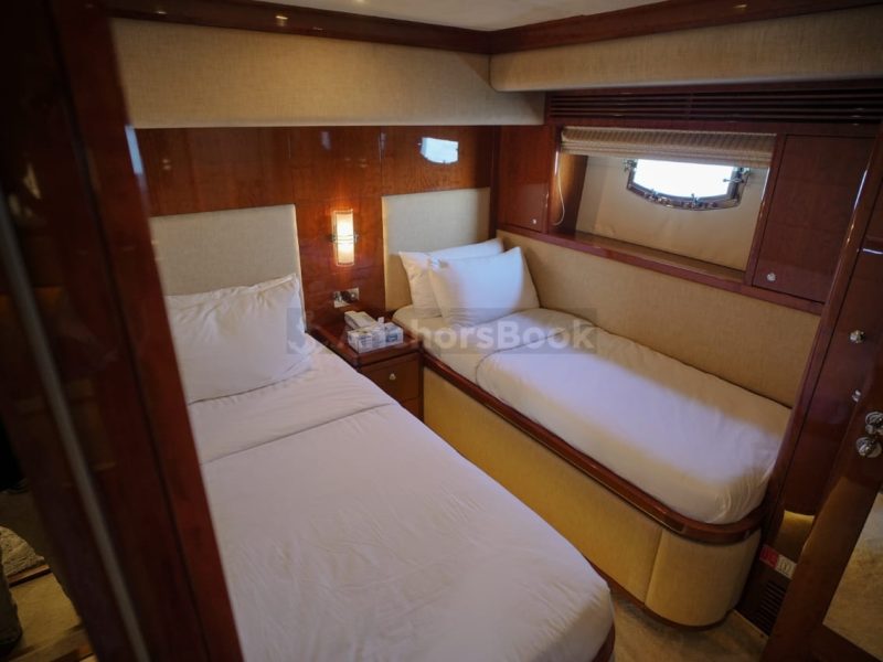 Majesty 88ft Yacht Rental (Dubai – 50 Guests Max) with Jacuzzi