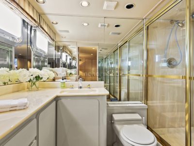 Luxury Motor Yacht Charter
