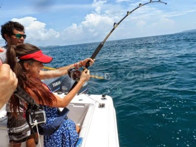 Half-Day 4 Hour Private Cruising and Fishing Tour at Panama Bay