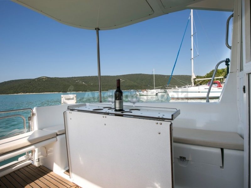 Full Week Yacht Charter In Pula (SAS Vektor Adria 1002)