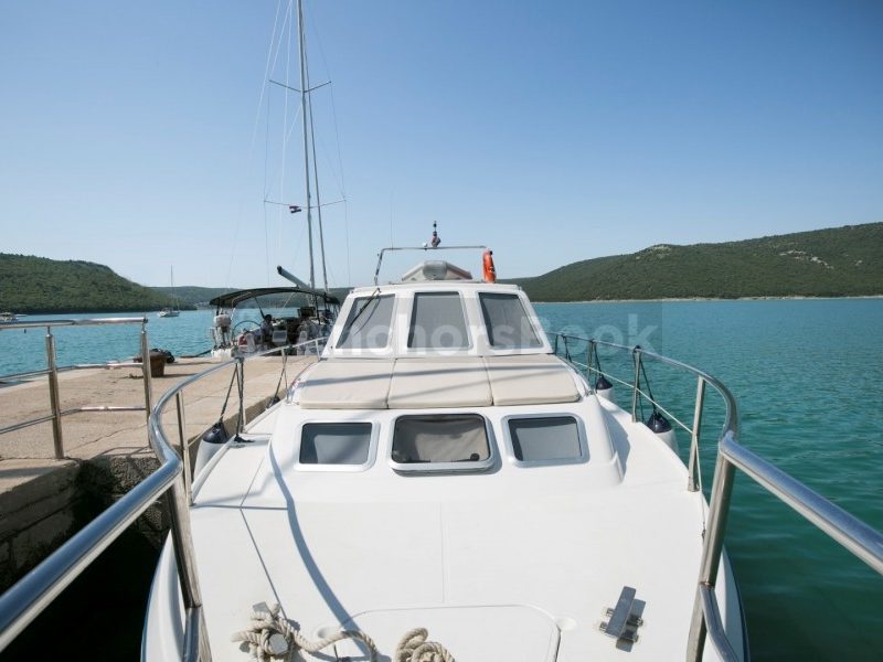 Full Week Yacht Charter In Pula (SAS Vektor Adria 1002)