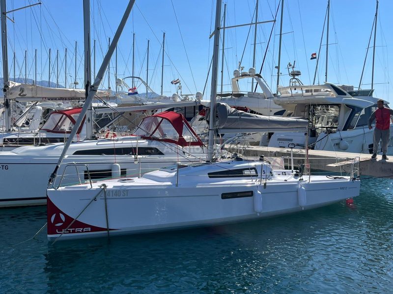 First 27 Beneteau - Suferina - Full Week Charter In Split, Croatia