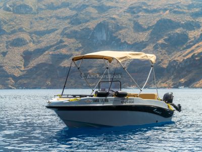 Full Day Boat rental in Santorini- No license required