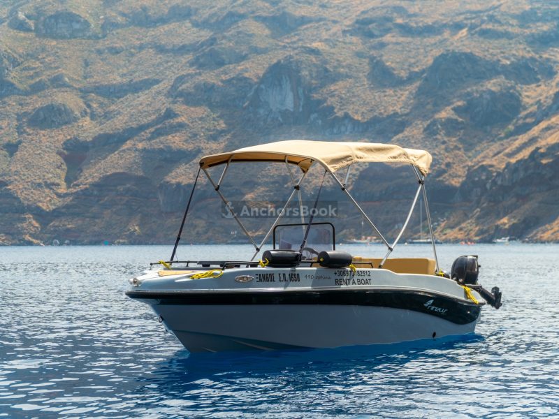 Full Day Boat rental in Santorini- No license required