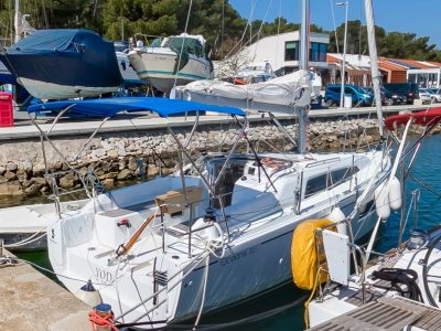 Oceanis 30.1 Beneteau - Yoda - Full Week Charter In Pula, Croatia