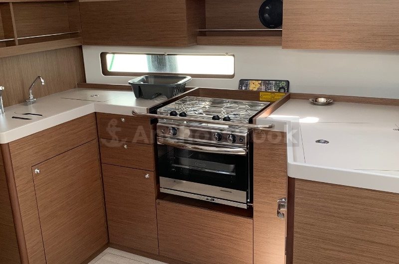 1 Week Sailing Yacht Charter In Volos, Greece | AVRA