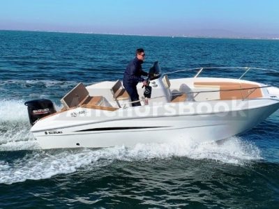 Astilux 20ft Speedboat Rental In Benalmádena, Spain