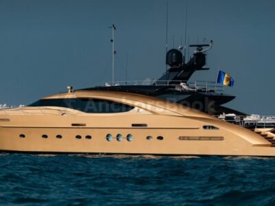 Dubai AK Royalty 136ft Mega Yacht - 24 hours to 7 Day Charter