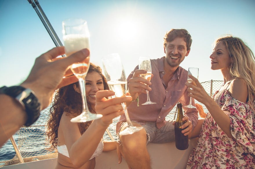 Alcohol On A Yacht In Dubai | AnchorsBook.com