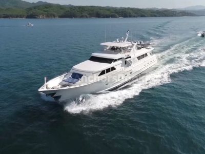Luxury Yacht Rental In Puerto Vallarta, Jalisco | Amixtli