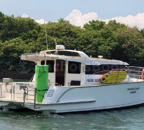 4 Hour Private Yacht Charter - Luxury 40ft Catamaran (Food, BBQ, Drinks, Watersports & Fishing Incl.)