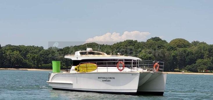 4 Hour Private Yacht Charter - Luxury 40ft Catamaran (Food, BBQ, Drinks, Watersports & Fishing Incl.)