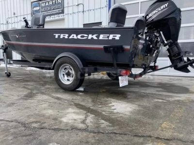 1-7 Day Boat Rental In Alberta, Edmonton | Tracker V16 Laker DLX