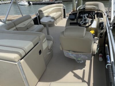 BOAT FUN IN THE SUN - PONTOON DAY 21ft Bennington