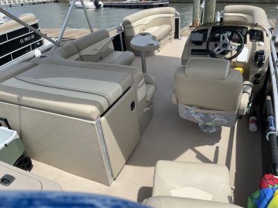 BOAT FUN IN THE SUN - PONTOON DAY 21ft Bennington