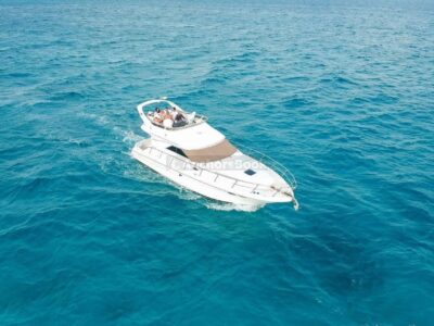 SEA RAY FLYBRIDGE FOR 15 PEOPLE IN CANCUN