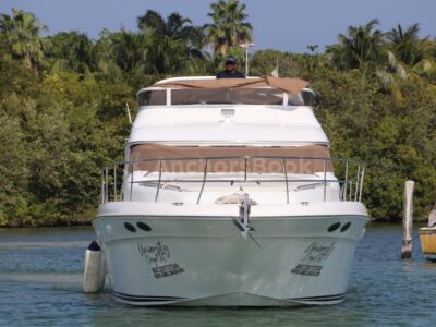 SEA RAY FLYBRIDGE FOR 15 PEOPLE IN CANCUN