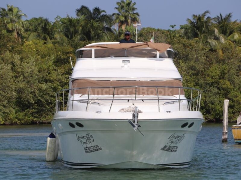 SEA RAY FLYBRIDGE FOR 15 PEOPLE IN CANCUN