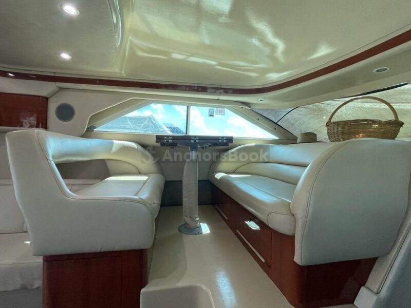 SEA RAY FLYBRIDGE FOR 15 PEOPLE IN CANCUN